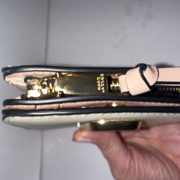 Marc Jacobs Snapshot Cloud White Mini Compact Wallet gold beige gray greige - Picture 9 of 15